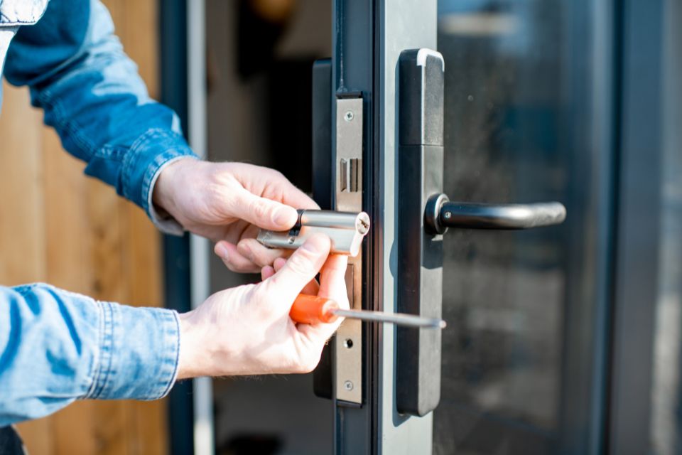 Comment bien sécuriser son logement du Bourg à Plessis-la-Forêt ?
